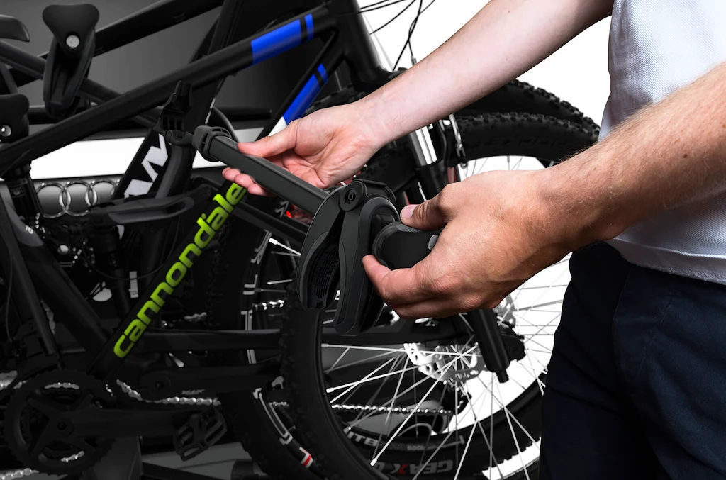 Nosilec za vlečno kljuko Thule VeloSpace XT 3 (939) Black
