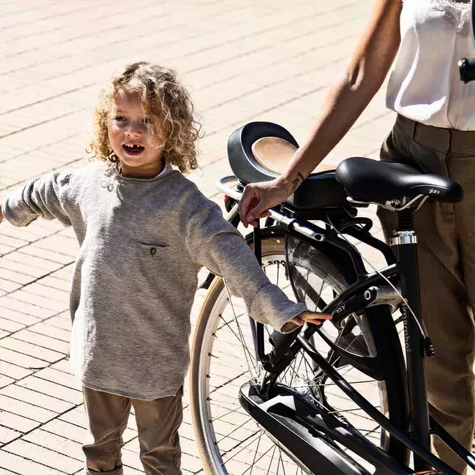 Otroški sedež za kolo Urban Iki Junior seat without carrier frame Bincho Black/Kurumi Brown