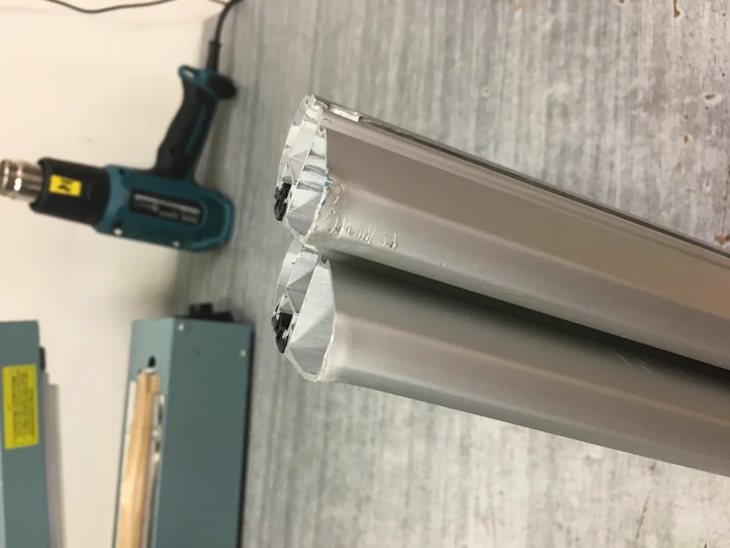 Poškodovano med prevozom - Prečne palice Thule WingBar Evo  118 cm