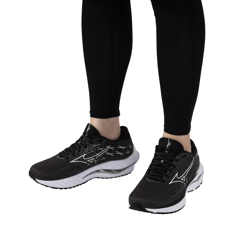 Ženska tekaška obutev Mizuno 20 Ebony/White/Black  UK 4
